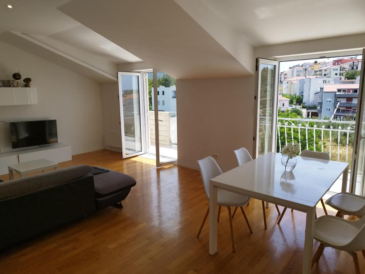 Apartment Nina Podstrana Exterior photo
